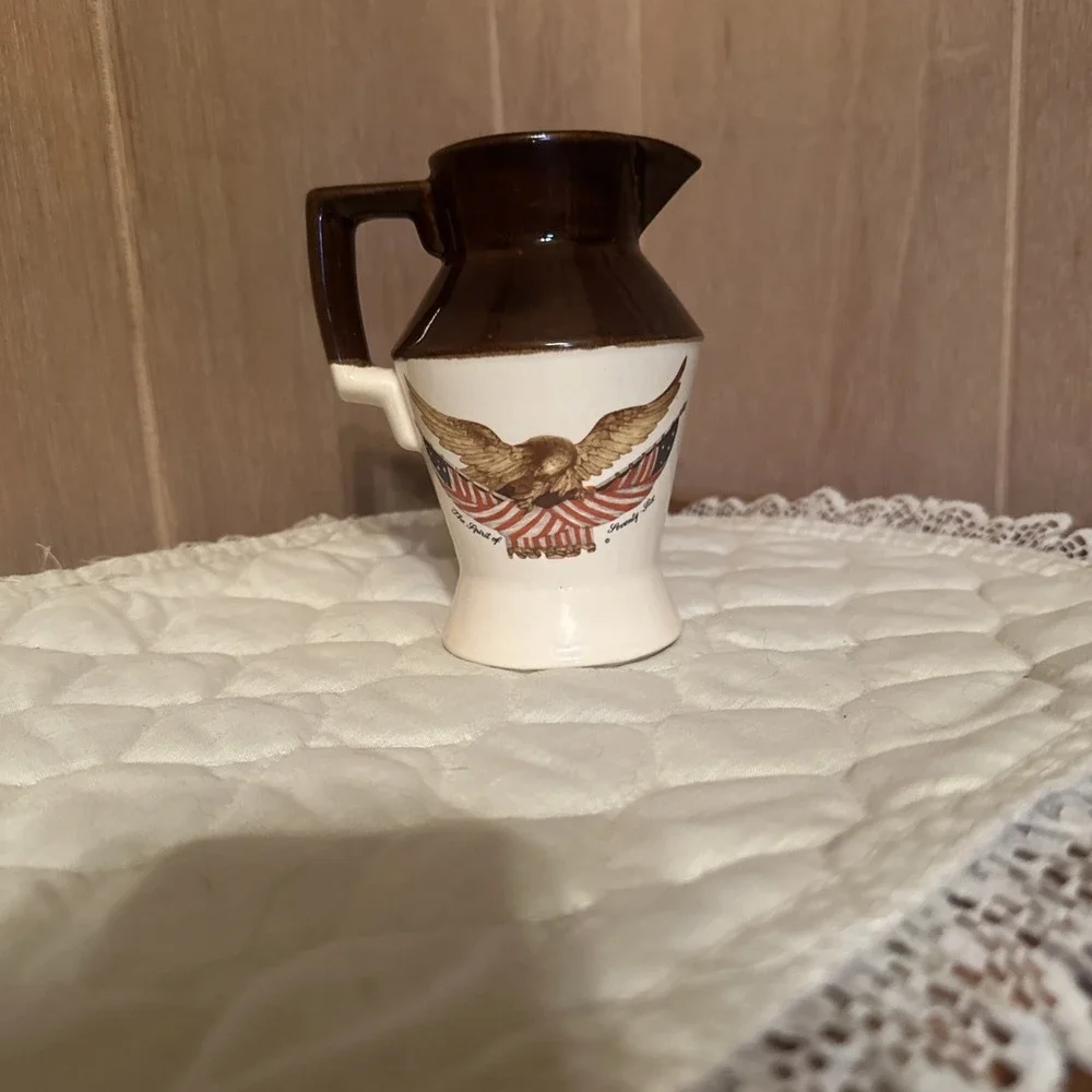Vintage McCoy Spirit of 76 Eagle Pitcher/Creamer Patriotic‎ USA Pottery Jug